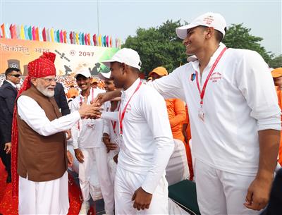 परिवर्तन के 12 वर्ष : प्रधानमंत्री मोदी ने दिया ब्योरा, बीते 12 वर्षों में देश ने वि​भिन्न क्षेत्रों में कितनी की है प्रगति   